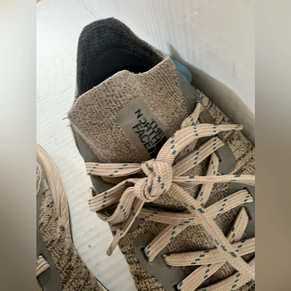 The North Face Gray Vectiv Escape Knit Reflect Trail Shoes Men's 9 -27 Cm